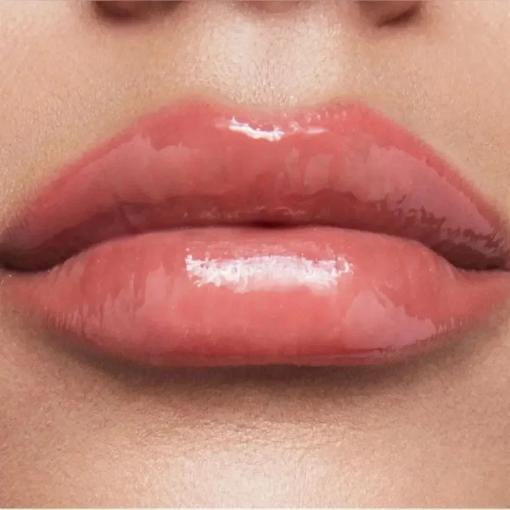Stila Plumping Lip Glaze In Davina Full Size